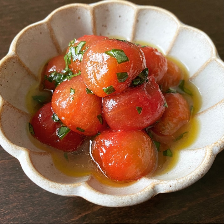 冷凍トマトで簡単♪トマトのハニーバジルマリネ